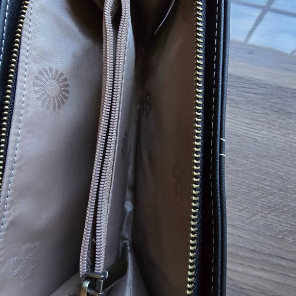 Ladies Black with White Stitching Wallet Credit Card NEW - Picture 6 of 6